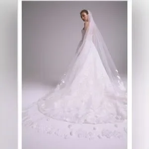 Amsale Devon Veil Amsale Devon - Size 12 – Luxe Redux Bridal main image 4